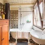 Luxury Houseboat Prince-william